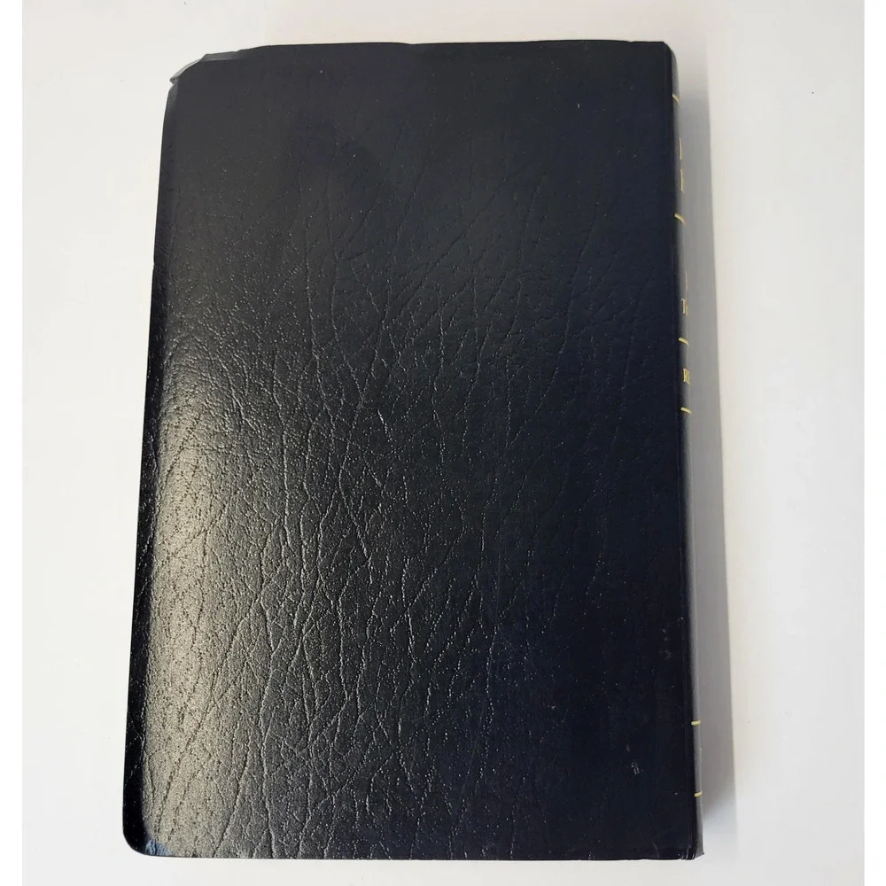 Holy Bible NLT Gift & Award Edition‎ Tyndale Black Leather Red Letter Book